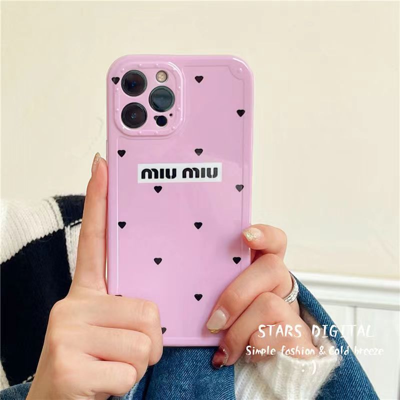 MiuMiu ミュウミュウ ブランド IPhone14/14 Pro/14 Pro Max/14 Plusケース 韓国風 ピンク色 ハード柄 ジャケット型 アイフォン14カバー 芸能人愛用 レディース