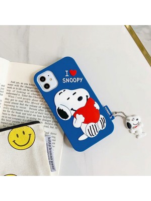 スヌーピー iphone 13/13 pro/13 pro max/13 mini/12/11ケース 面白い ブランド ジャケット型 Snoopy ペンダント付き ストラップ穴 激安 ソフトシリコン ア イフォン13/12/11/xr/x/xs/8/7カバー  耐衝撃 高級感 おしゃれ メンズ レディーズ