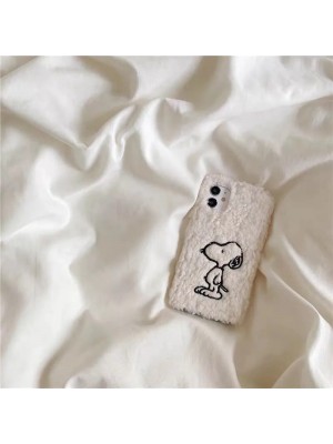 snoopy スヌーピー iphone se第3世代/13 pro/13 pro max/13ケース 可愛い フワフワ ピーナッツ漫画 綿 ニット 衝撃保護 アイフォンSE3/13/12/11/se2/x/xs/xr/8/7カバー  レディーズ