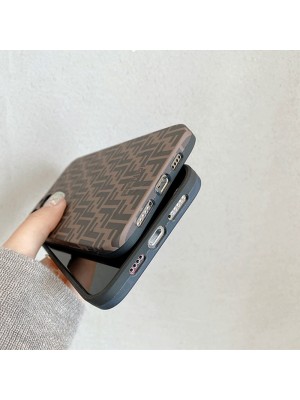 Fendi/フェンディブランドiphone 13/13mini/13promaxケースジャケット型シンプルモノグラム個性潮アイフォン12/12 Pro Max/12 miniカバー韓国風シリコン製Fendiハイブランドスマホケース コピーiphone11/SE2/X/XS/XR/8/7カバー 防塵ファッション ハードケース芸能人愛用 メンズ レディーズ