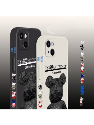 KAWS X CLOT X NIKE ブランドiphone 13pro/13mini/13pro maxケース インスタ風 カウズ BE@RBRICK ジャケット型 ストランプ付き 熊柄 モノグラム  激安 シリコン製 アイフォン13/12/12 pro/12 mini/12 pro maxカバー  黒白 セレブ愛用 メンズ レディーズ