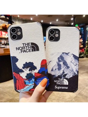 ザ.ノース.フェイス シュプリーム コラボ ブランド iphone 13 pro/13 pro max/13 mini/12ケース ストランプ付き Supreme 雪山柄 The North Face お洒落 Galaxy s22/s22+/s22 ultra/s21/note21ケース イエローストーン国立公園 レザー 四角保護 モノグラム 斜め掛け アイフォン13/12/11/x/xr/xs/8/7/6カバー メンズ レディース