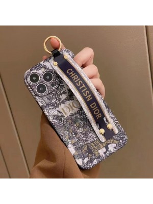 Dior ブランド iphone 14/14 pro/14 pro max/14 plusケース 経典 ディオール 芸能人愛用ハンドバンド 便利 スタンド機能 モノグラム リング付き 紛失防止 可愛い アイフォン14/14プロ/14プロマックス/13/12/11カバー 激安 セレブ愛用 ファッション コピー ペアお揃い 保護 メンズ 女性