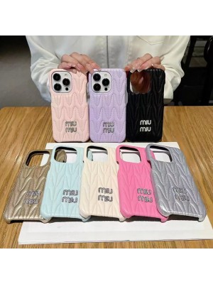 Miu Miu ブランド iPhone 14/14 Pro/14 Pro Maxケース 韓国風 ミュウミュウ モノグラム柄 レザー風 ジャケット型 キラキラ カラー色 アイフォン14/14プロ/14プロ マックス/13/12カバー ファッション メンズ レディーズ