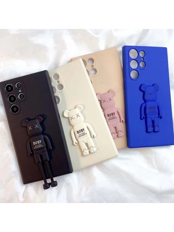 Be@rbrick Kaws ブランド iPhone 14/14 Pro/14 Pro Maxケース 韓国風 カウズ スタンド機能 ベアブリック 熊柄 モノグラム シリコン Galaxy S23/S23 Plus/S23 Ultra/S22/S21/S20/S10/Note20/Note10スマホケース ジャケット型 アイフォン14プロ マックス/14プロ/14/13/12/11カバー ファッション メンズ レディース