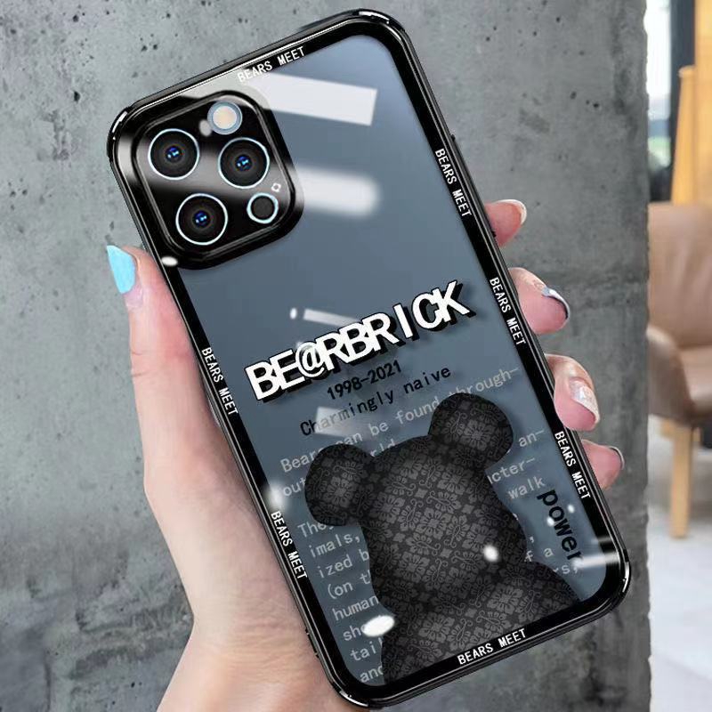 be@rbrickカウズKawsブランド　ジャケット 可愛い熊 ガラス クリア モノグラム アイフォン13　激安ケース