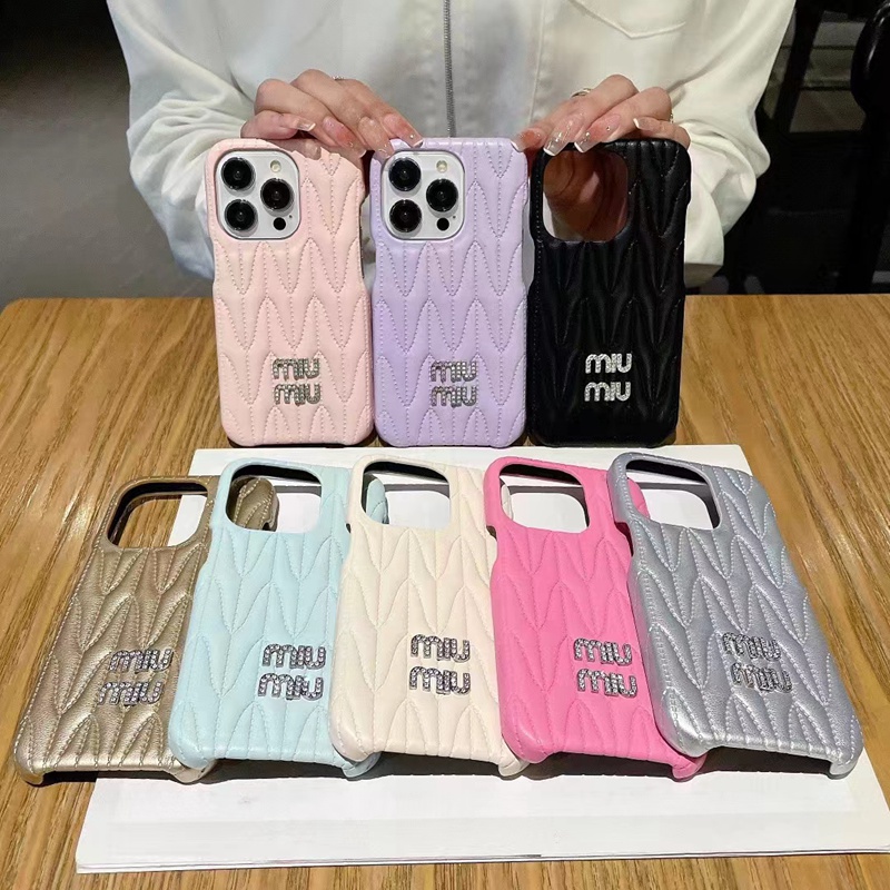 Miu Miu ブランド iPhone 14/14 Pro/14 Pro Maxケース 韓国風 ミュウミュウ モノグラム柄 レザー風 ジャケット型 キラキラ カラー色