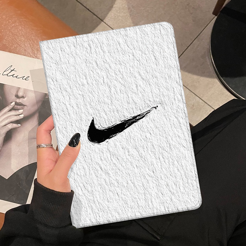 Nikeナイキ ブランド アイパッドエアー5/ミニ6/9カバー 革モノグラム手帳型 ファッション 男女